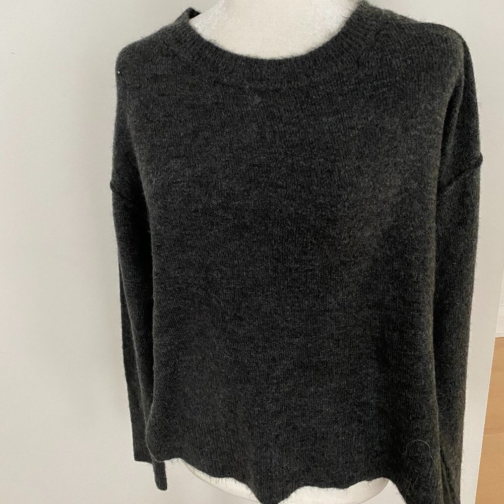 MAX Studio Crew Neck Charcoal Grey Sweater Small BNWOT Side Split